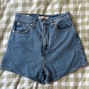 Levi's high loose shorts size 25